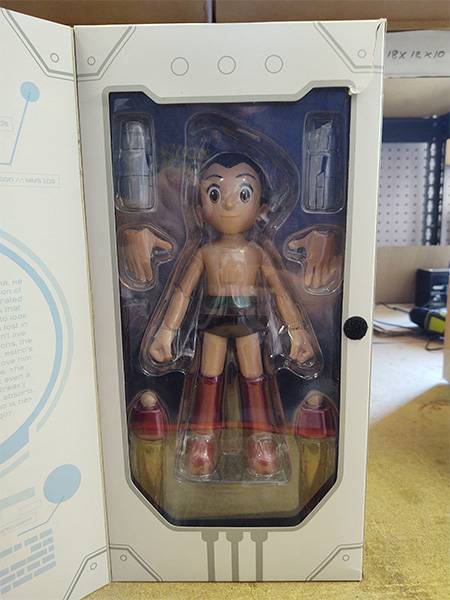 Hot Toys MMS109 Astro Boy Sixth Scale Collectible Figure